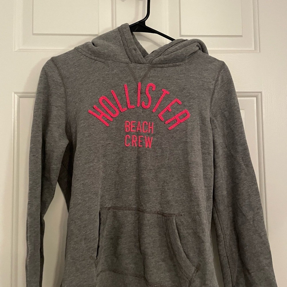 Hollister Women's Gray Hoodie Sweater